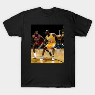 BASKETBALLART - GOAT 23 VS GOAT 24 T-Shirt